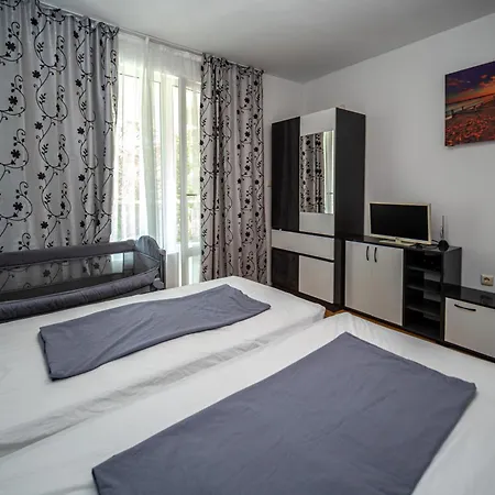 E 12 Yassen Hv Apartament