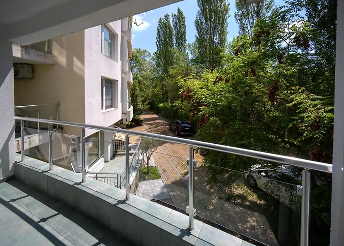 Apartament E 12 Yassen Hv