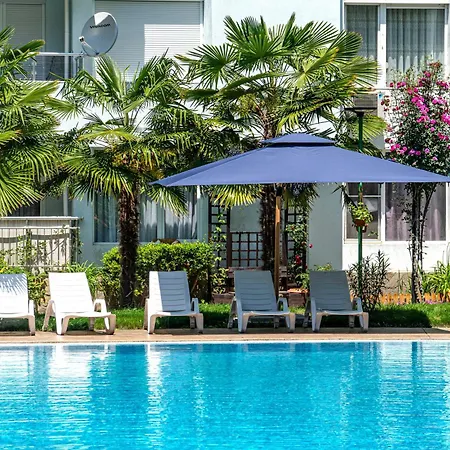 아파트 E 12 Yassen Hv 써니비치